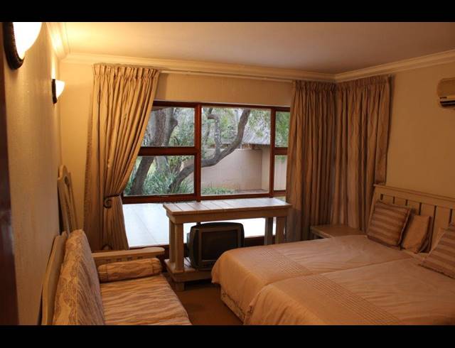 4 BEDROOM HOUSE FOR SALE IN LAKELAND ESTATE